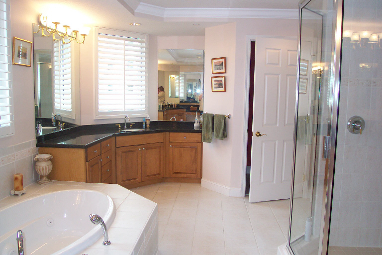 Master Bath in Vinoy Place condo, marketed by Sharon Simms - Real Estate Agent, Saint Petersburg, FL